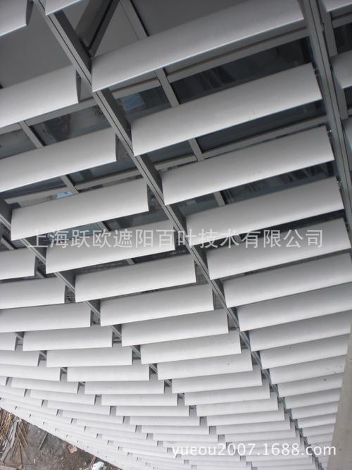 上海厂家定制户外百叶窗,手摇式梭形