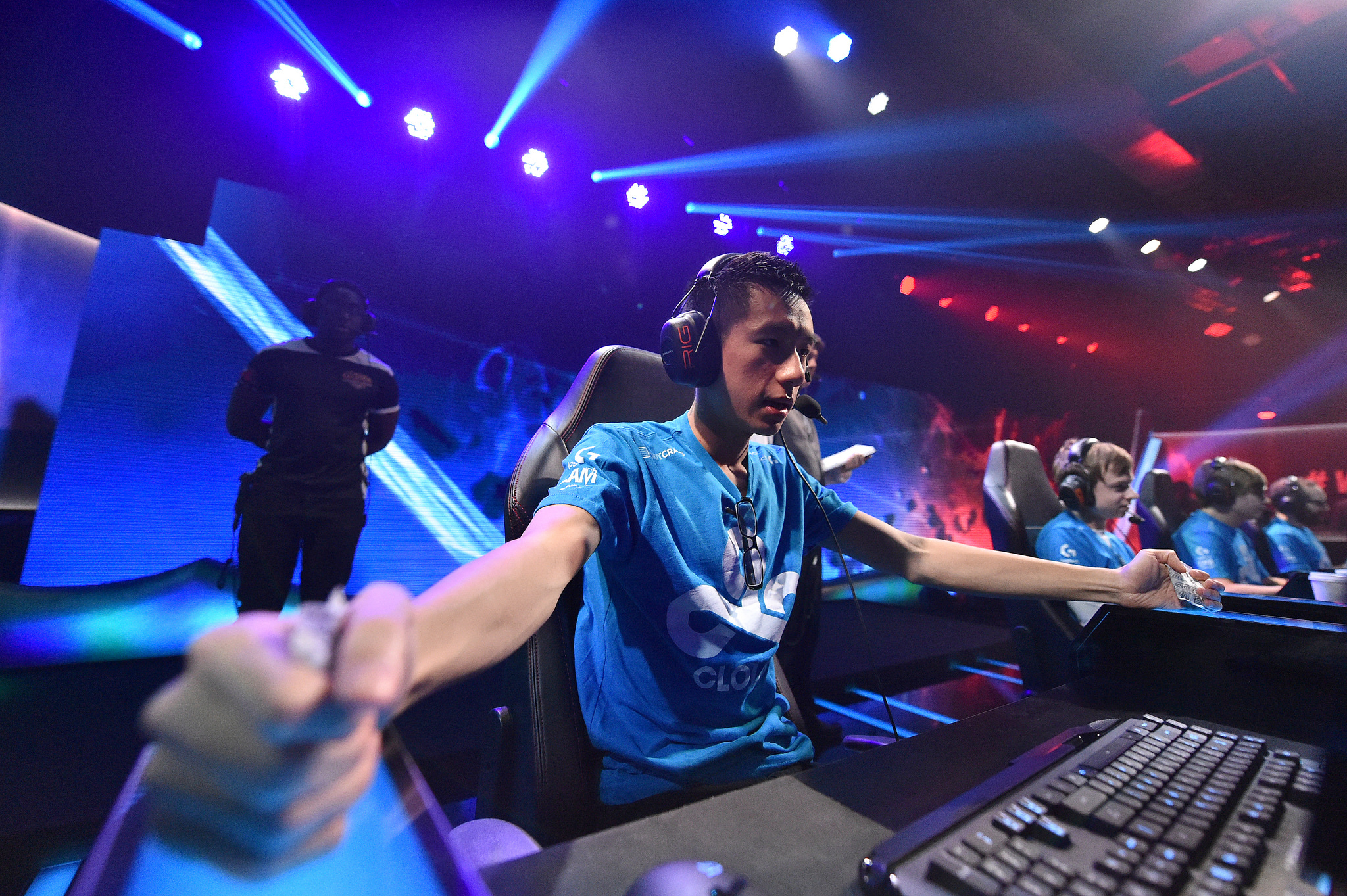 NAVI对决FaZe：电竞巅峰之战，战术与心理素质谁主沉浮？-jbo竞博·电竞